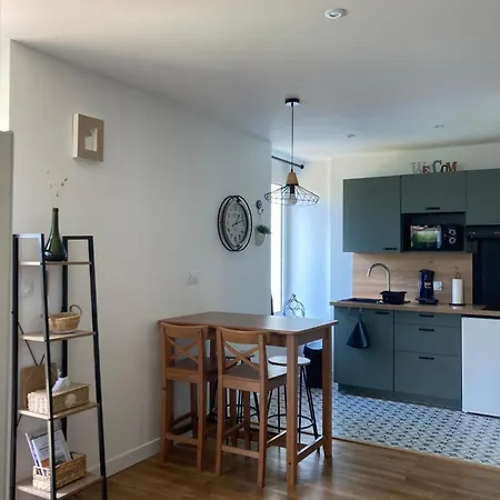 Maison De ثوارس